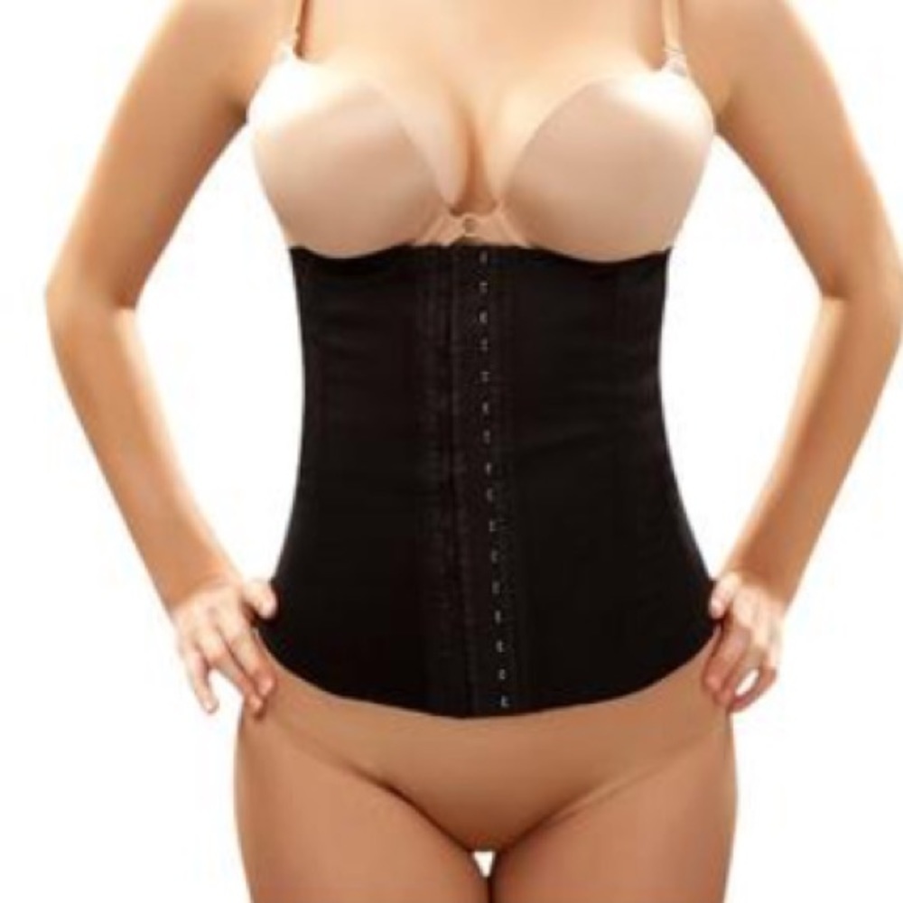 𝅺Vedette 103 Shapewear Valerie. Black size 42. NWOT